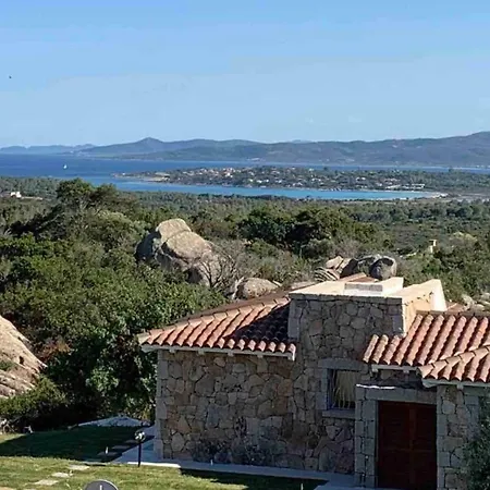 Art * San Teodoro (Sardinia)